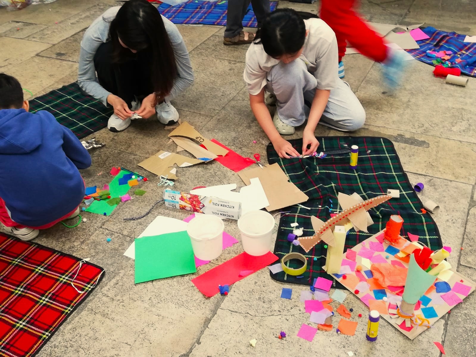 Children making 04 08 25 Chomp promo photo 1